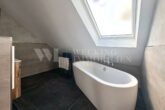 Exklusive Doppelhaushälfte aus dem Jahr 2022 in Johannesburg (Bayern) - Badezimmer-DG1