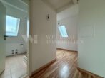 1-Zimmer-Dachgeschoss-Appartement mit Galerie in Weisenheim am Sand – zur Miete - Eingangsbereich