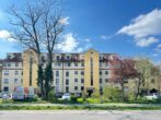 Helles Wohnen in Seenähe-bezugsfreie 3-Zimmer-Wohnung mit Balkon & 2 TG-Stellpl. in MA-Rheinau Süd - Vorderansicht