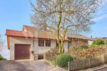 Großzügige Doppelhaushälfte in exponierter Lage mit Panoramablick über Weinheim, 69469 Weinheim, Doppelhaushälfte