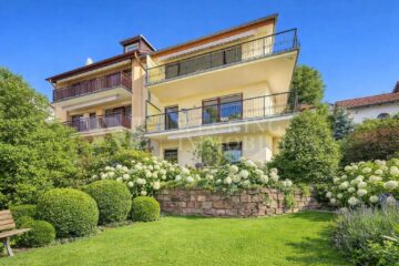 Großzügige Doppelhaushälfte in exponierter Lage mit Panoramablick über Weinheim, 69469 Weinheim, Doppelhaushälfte