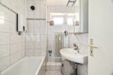 Helle und Freundliche vier Zimmer Wohnung in Ludwigshafen zu Verkaufen - Badezimmer