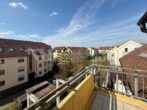 Wohnen in Seenähe – 3-Zimmer-Wohnung mit Balkon, Aufzug & 2 Tiefgaragenplätzen in MA-Rheinau Süd - Aussicht-Balkon