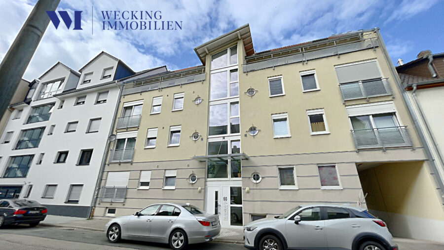 Stilvolle, gepflegte 3-Zimmer-Wohnung mit Balkon und EBK, Badezimmermöbel in Ludwigshafen, 67063 Ludwigshafen, Etagenwohnung
