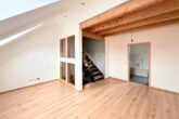 Charmantes, Modernisiertes Zweifamilienhaus im idyllichen Sprendlingen - Hinterhaus-Wohnzimmer