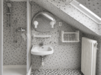 Architektonisch markantes Mehrfamilienhaus der klassischen Moderne - DG-Badezimmer