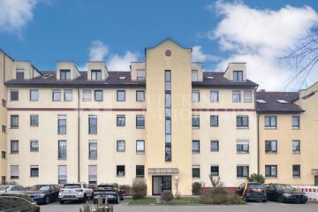 Charmante 3-Zimmer-Wohnung mit Balkon und 2 Tiefgaragenstellplätzen in Mannheim Rheinau, 68219 Mannheim, Etagenwohnung