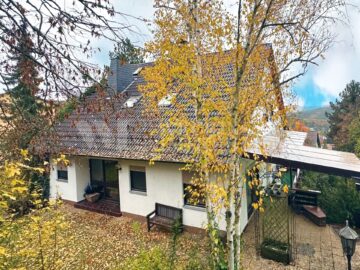 Großzügiges MFH mit 350 m² Wohnfläche und beeindruckendem Panoramablick in Eisenberg – Pfalz 6% BMR, 67304 Eisenberg (Pfalz), Mehrfamilienhaus