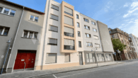 Zeitgemäße 3,5-Zimmer-Erdgeschosswohnung mit Terrasse in Ludwigshafen Mitte - Vorderansicht