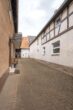 Wohnanwesen mit Innenhof, historischer Scheune und landwirtschaftlicher Nutzfläche - Innenhof